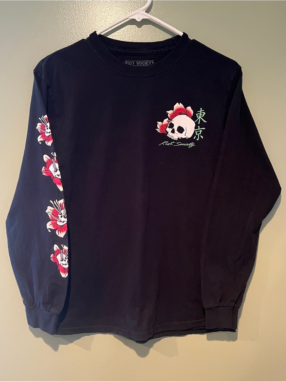 riot society Black Crewneck Shirt